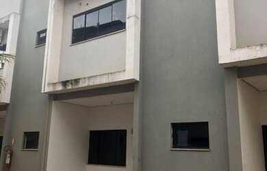 Imagem: A casa possui 2 Dormitórios, 2 Banheiros, 1 Vaga na garagem