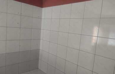 Imagem: A casa possui 1 Dormitório, 1 Banheiro e 2 Vagas na garagem