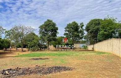 Imagem 14: Linda Chácara totalmente plana, com Lago nos Fundos