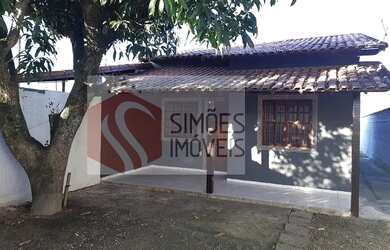 Imagem: A casa possui 2 Dormitórios, 2 Banheiros, 2 Vagas na garagem