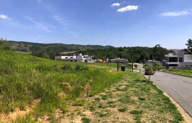 Imagem: O terreno possui 711m² de Área e está localizado em Jardim