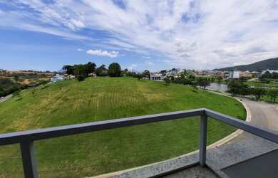 Imagem: O apartamento possui 2 Dormitórios, 2 Banheiros, 3 Vagas na