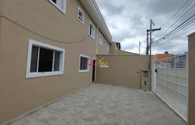 Imagem: A casa possui 2 Dormitórios, 1 Banheiro, 2 Vagas na garagem