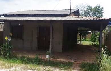 Imagem: A casa possui 2 Dormitórios, 1 Banheiro, 5 Vagas na garagem