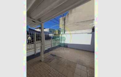 Imagem: A casa possui 1 Dormitório, 1 Banheiro, 2 Vagas na garagem