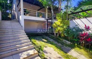 Imagem: A casa em condomínio possui 4 Dormitórios, 5 Banheiros, 3