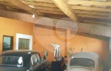 Imagem: A casa possui 2 Dormitórios, 1 Banheiro, 4 Vagas na garagem