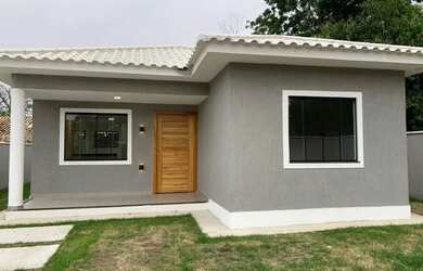 Imagem: A casa em condomínio possui 3 Dormitórios, 1 Banheiro, 2 Vagas