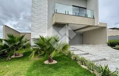 Imagem: A casa possui 3 Dormitórios, 4 Banheiros, 230m² de Área e