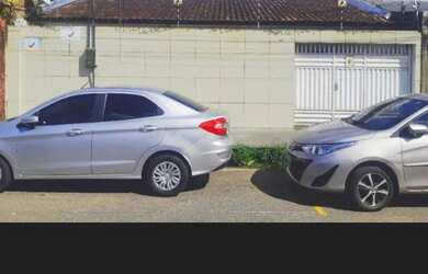 Imagem: A casa possui 3 Dormitórios, 3 Banheiros, 1 Vaga na garagem