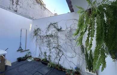 Imagem: A casa possui 2 Dormitórios, 1 Banheiro, 1 Vaga na garagem