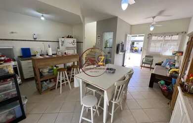 Imagem: A casa em condomínio possui 2 Dormitórios, 2 Banheiros, 2