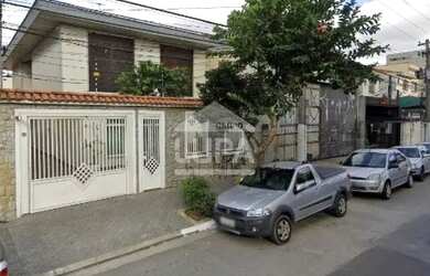 Imagem: A casa possui 3 Dormitórios, 3 Banheiros, 5 Vagas na garagem