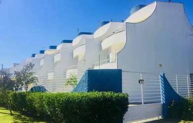 Imagem: A casa em condomínio possui 3 Dormitórios, 4 Banheiros, 2