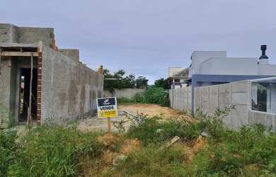 Imagem: O terreno possui 416m² de Área e está localizado em Laranjal