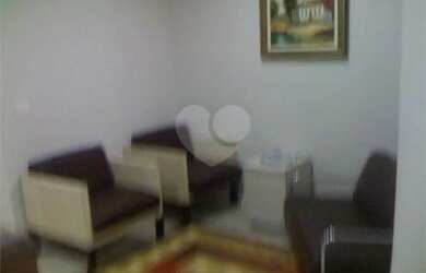 Imagem: O depósito possui 153m² de Área e está localizado em Centro