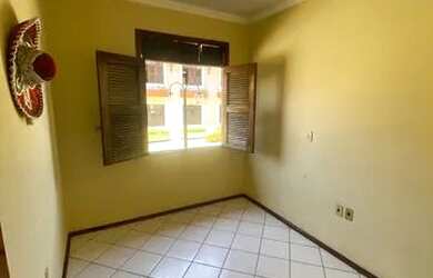 Imagem: O apartamento possui 3 Dormitórios, 1 Banheiro, 2 Vagas na