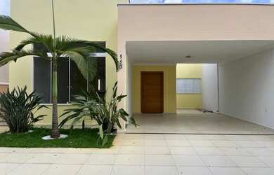 Imagem: A casa em condomínio possui 3 Dormitórios, 3 Banheiros, 3