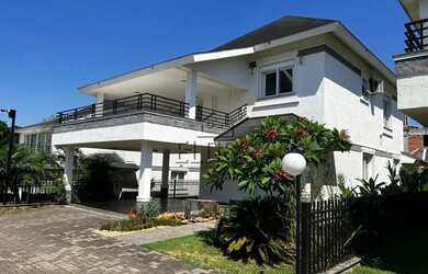 Imagem: A casa em condomínio possui 3 Dormitórios, 3 Banheiros, 4