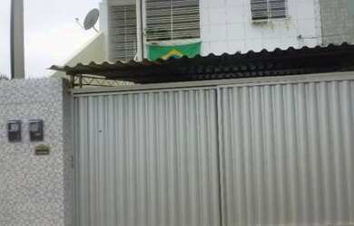 Imagem: A casa possui 4 Dormitórios, 2 Banheiros, 2 Vagas na garagem