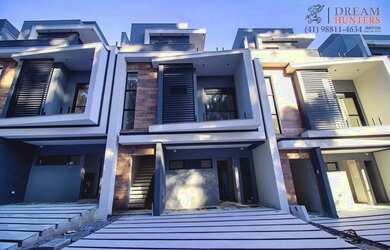 Imagem: A casa em condomínio possui 4 Dormitórios, 4 Banheiros, 2