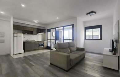 Imagem: O apartamento possui 3 Dormitórios, 1 Banheiro, 2 Vagas na