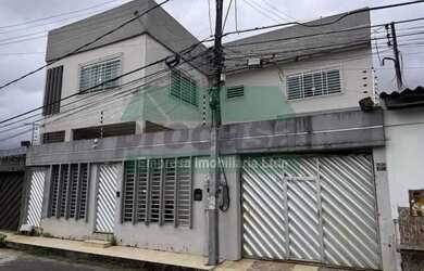 Imagem: A casa possui 5 Dormitórios, 1 Banheiro, 2 Vagas na garagem