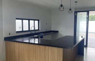 Imagem 4: Casa de condomínio para venda possui 206 metros quadrados com 3 quartos