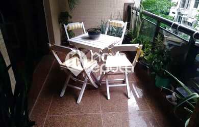 Imagem: O apartamento possui 3 Dormitórios, 5 Banheiros, 1 Vaga na