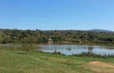 Imagem: O terreno possui 300m² de Área e está localizado em Mateus