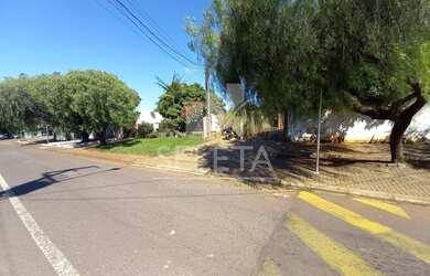 Imagem: O terreno possui 585m² de Área e está localizado em Santa