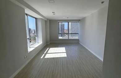 Imagem: O depósito possui 1 Vaga na garagem, 36m² de Área e está