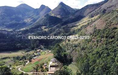 Imagem: O apartamento possui 2 Dormitórios, 1 Banheiro, 5.000m² de