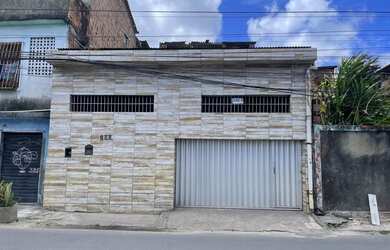 Imagem: A casa possui 2 Dormitórios, 1 Banheiro, 1 Vaga na garagem