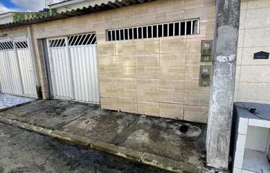 Imagem: A casa possui 2 Dormitórios, 1 Banheiro, 3 Vagas na garagem