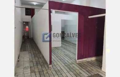 Imagem: O depósito possui 200m² de Área e está localizado em Utinga