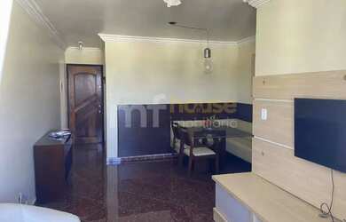 Imagem: O apartamento possui 3 Dormitórios, 1 Banheiro, 1 Vaga na garagem