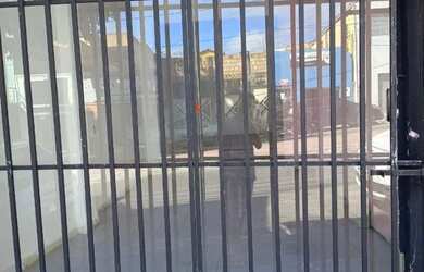 Imagem: A casa possui 5 Dormitórios, 5 Banheiros, 2 Vagas na garagem