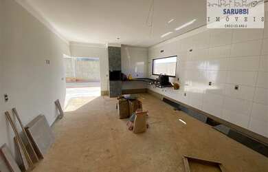 Imagem: A casa em condomínio possui 3 Dormitórios, 3 Banheiros, 4