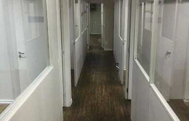 Imagem: O depósito possui 4 Vagas na garagem, 150m² de Área e está