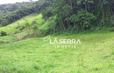 Imagem: O terreno possui 8000m² de Área e está localizado em Pedro