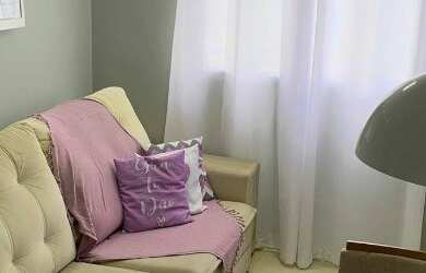 Imagem: O apartamento possui 2 Dormitórios, 1 Banheiro, 1 Vaga na garagem