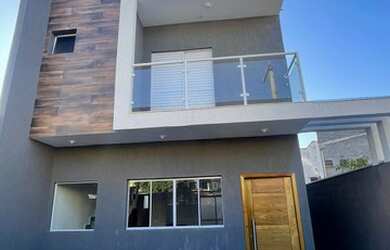 Imagem: A casa possui 3 Dormitórios, 3 Banheiros, 3 Vagas na garagem