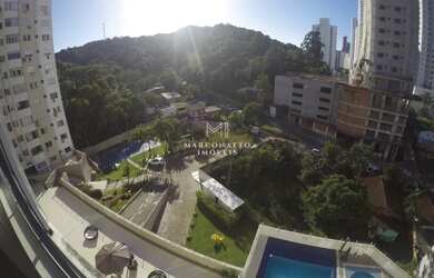 Imagem: O apartamento possui 1 Dormitório, 1 Banheiro, 1 Vaga na garagem