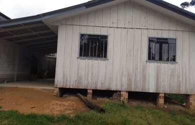 Imagem: A casa possui 2 Dormitórios, 1 Banheiro, 1 Vaga na garagem