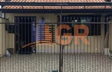 Imagem: A casa possui 2 Dormitórios, 2 Banheiros, 2 Vagas na garagem