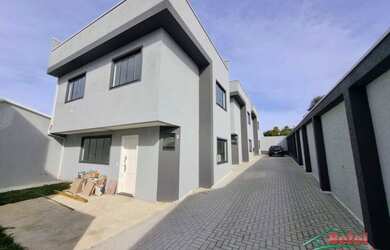 Imagem: A casa possui 3 Dormitórios, 1 Banheiro, 1 Vaga na garagem