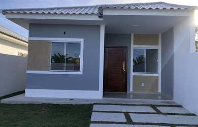 Imagem: A casa possui 2 Dormitórios, 2 Banheiros, 2 Vagas na garagem