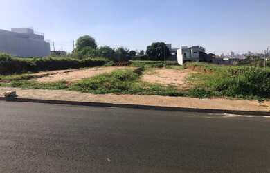 Imagem: O terreno possui 180m² de Área e está localizado em Jardim