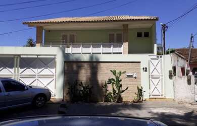 Imagem: A casa possui 5 Dormitórios, 5 Banheiros, 2 Vagas na garagem